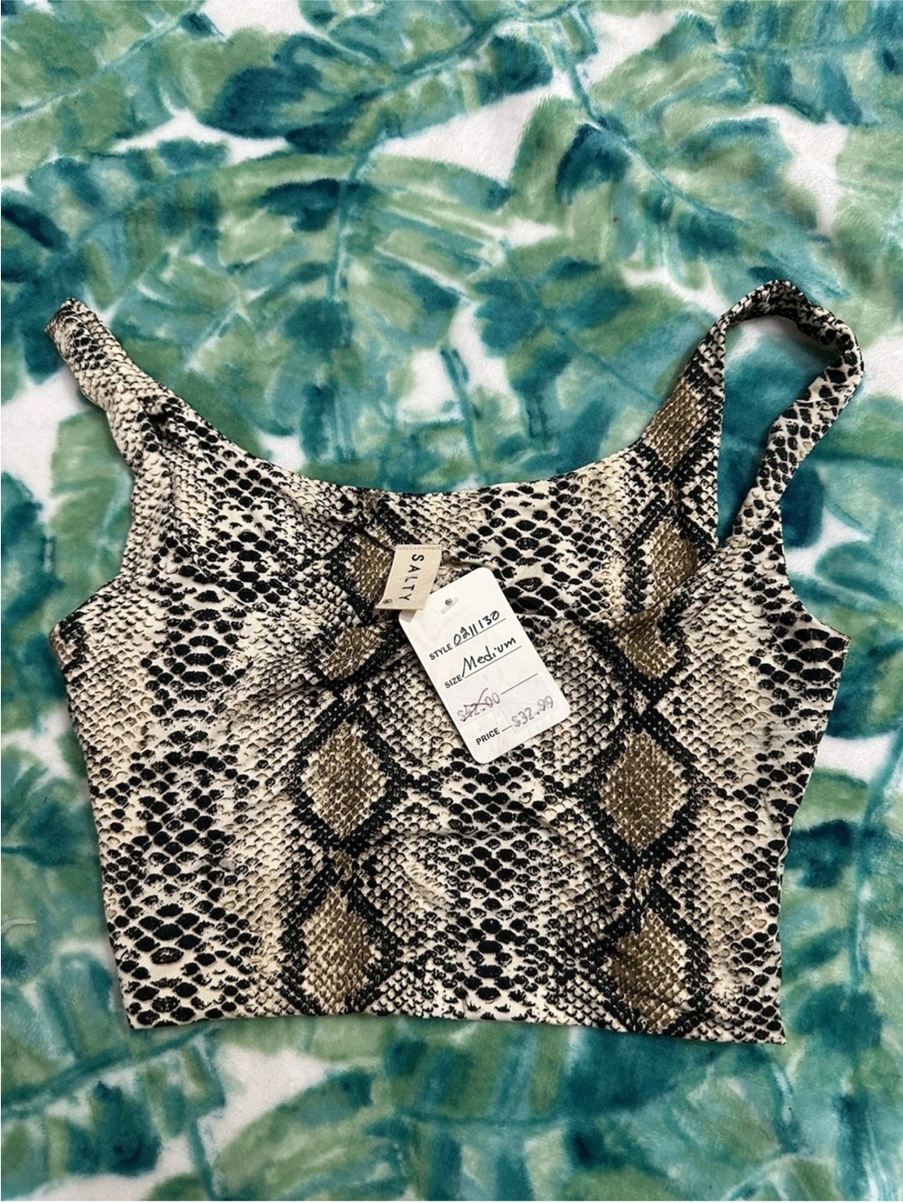 Super Cute Salty Crop Top,M,NWT